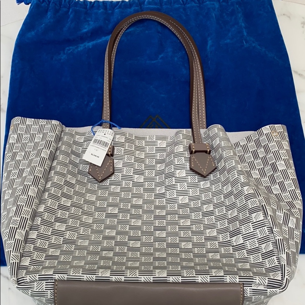 Moreau Tote bag
